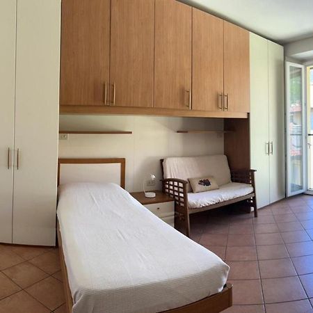 Lecco Only Females Guest House Exterior foto